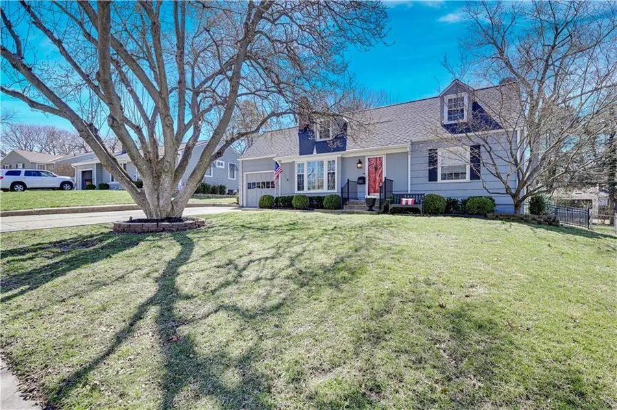 4827 W 78th Terrace, Prairie Village, KS 66208 - #2