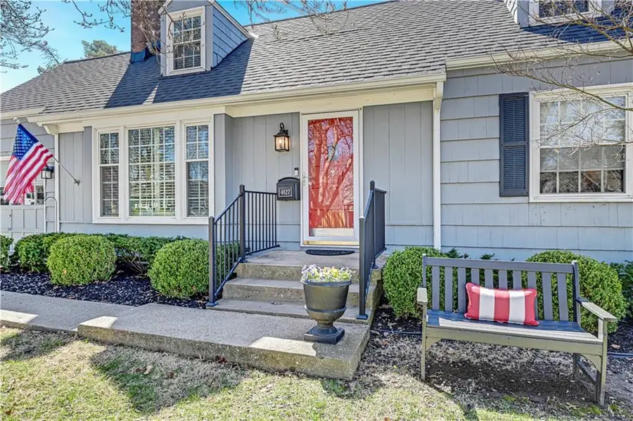 4827 W 78th Terrace, Prairie Village, KS 66208 - #3