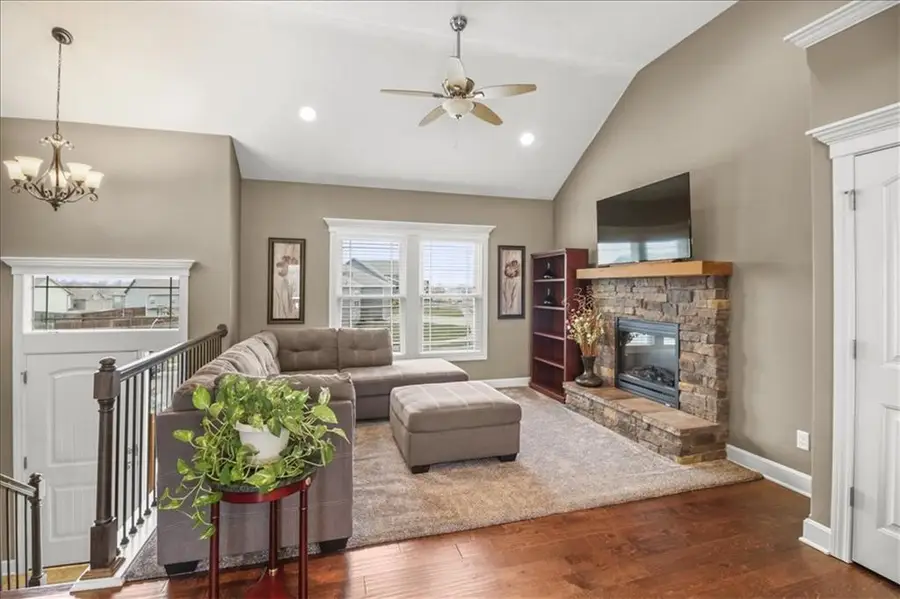 1103 SW 10th Terrace, Oak Grove, MO 64075 - #2