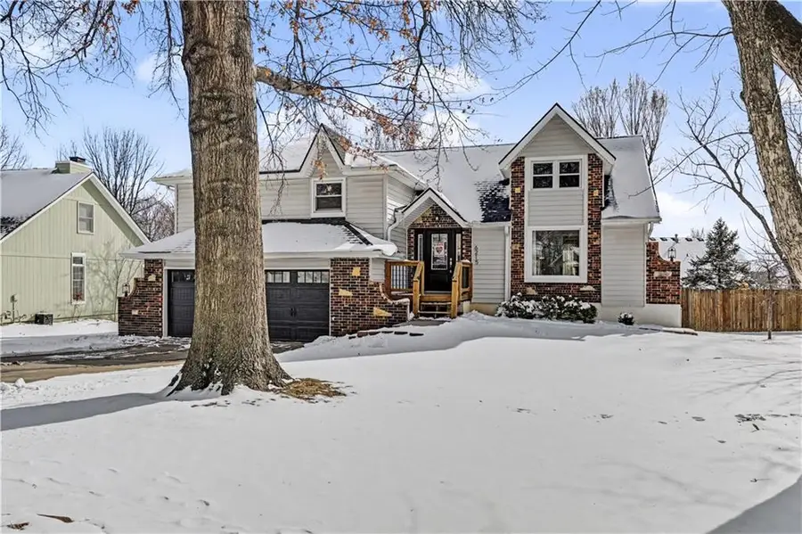 6215 NW Pine Ridge Road, Parkville, MO 64152 - Image #3