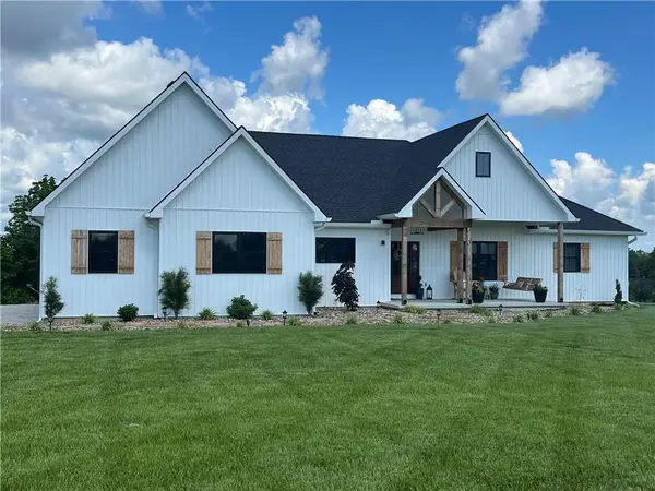 10262 Airfield Lane, Richmond, MO 64085