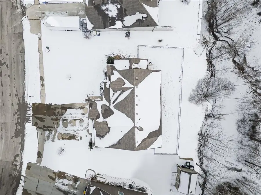 640 Shady Bend Drive, Tonganoxie, KS 66086 - Image #2