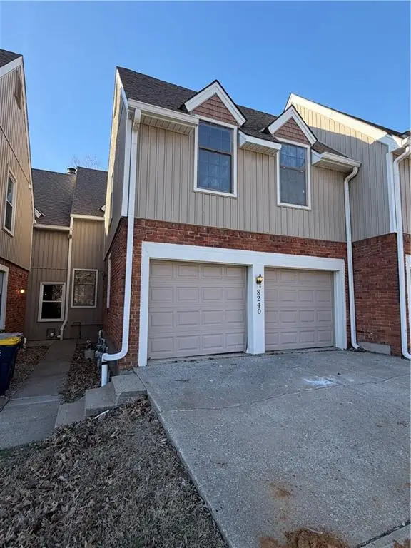 8240 NW Birch Lane, Kansas City, MO 64151