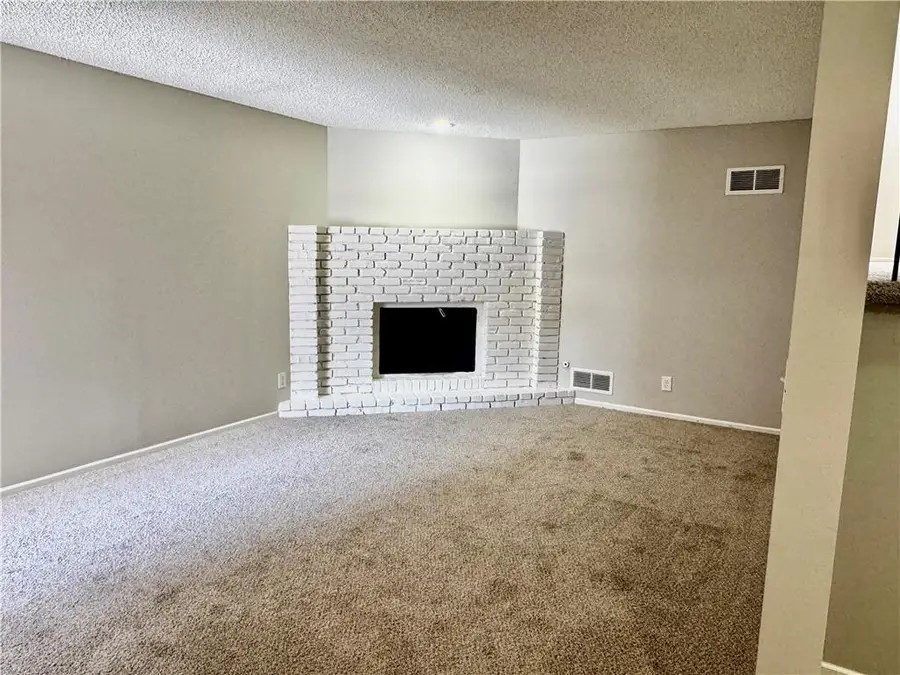 8240 NW Birch Lane, Kansas City, MO 64151 - #2