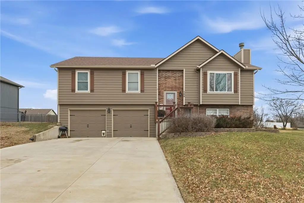 299 Rawlings Drive, Tonganoxie, KS 66086 - #1