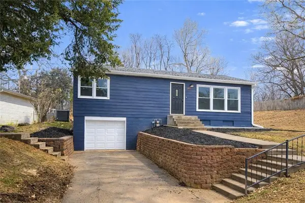 3310 S 30th Street, St Joseph, MO 64503