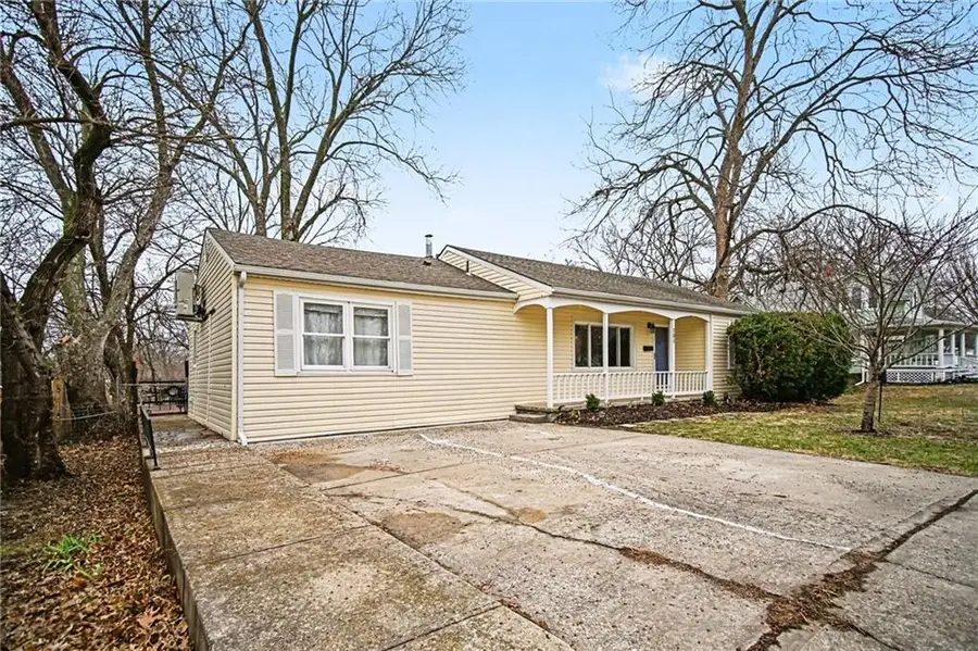 203 NE Green Street, Lees Summit, MO 64063 - #2