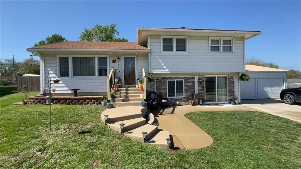 166 Crescent Drive, Chillicothe, MO 64601 - #1