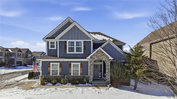 3904 Stoney Brook Drive, Lee's Summit, MO 64082