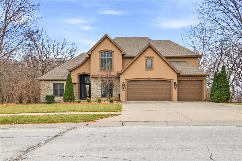 10514 River Hills Drive, Parkville, MO 64152 - #1