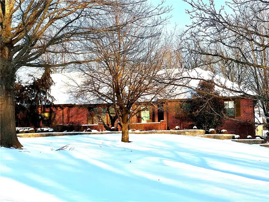 8987 Oak Country Lane, De Soto, KS 66018 - #3