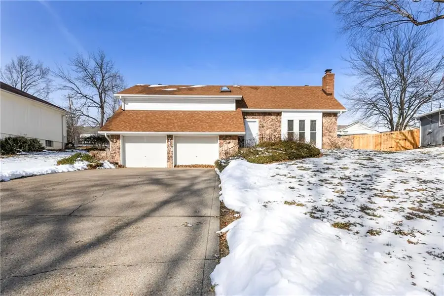 713 Englewood Street, Lansing, KS 66043 - #2