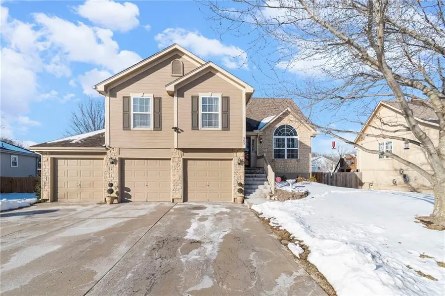 505 SE Saratoga Drive, Blue Springs, MO 64014 - Image #2