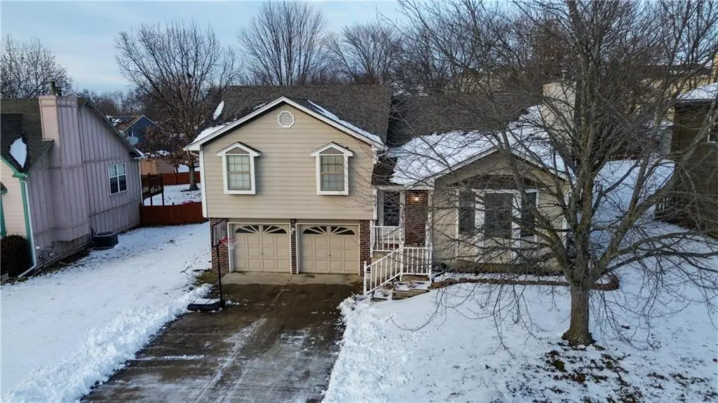 304 W Calico Drive, Raymore, MO 64083 - Image #1