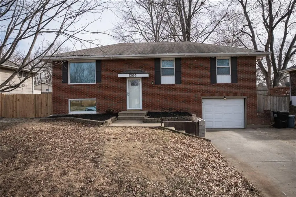 1309 S Mchenry Street, Independence, MO 64057 - Image #1