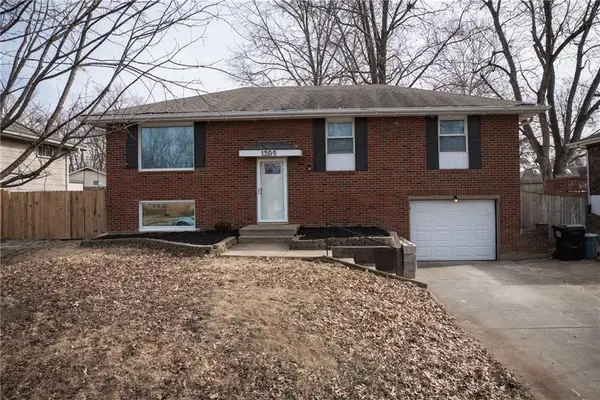 1309 S Mchenry Street, Independence, MO 64057