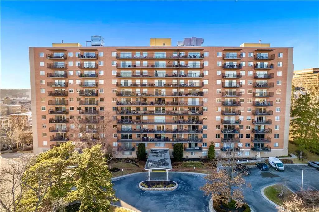 4550 Warwick Boulevard #203, Kansas City, MO 64111 - #1
