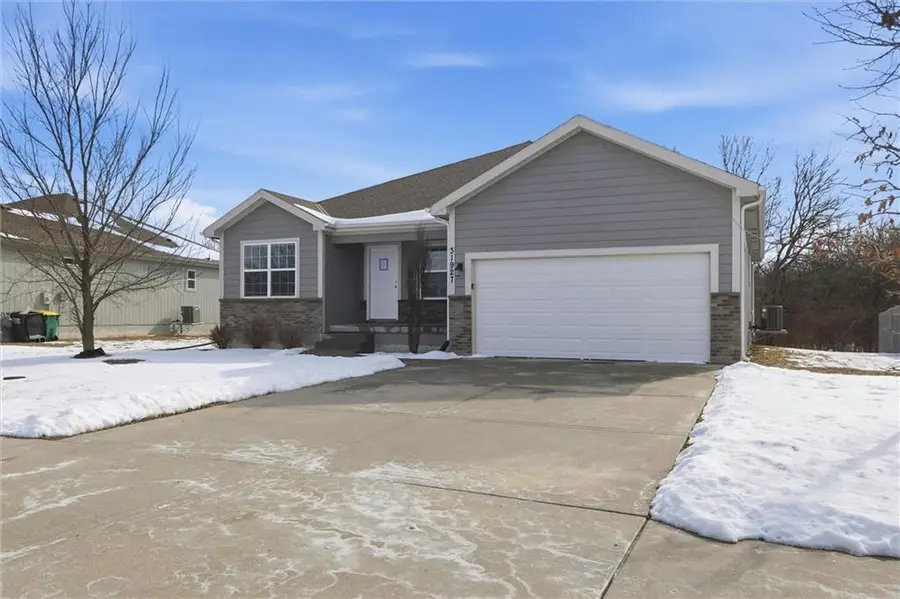 31927 W 172nd Street, Gardner, KS 66030 - #3