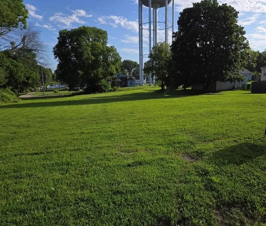 1000 Pine Street, Harrisonville, MO 64701 - #2