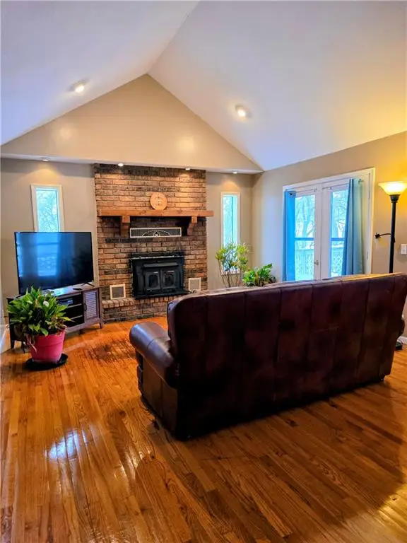 1818 Hilltop Drive, Country Club, MO 64505 - #2