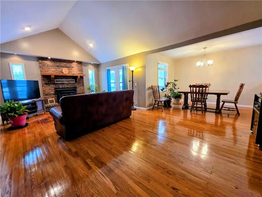 1818 Hilltop Drive, Country Club, MO 64505 - #3