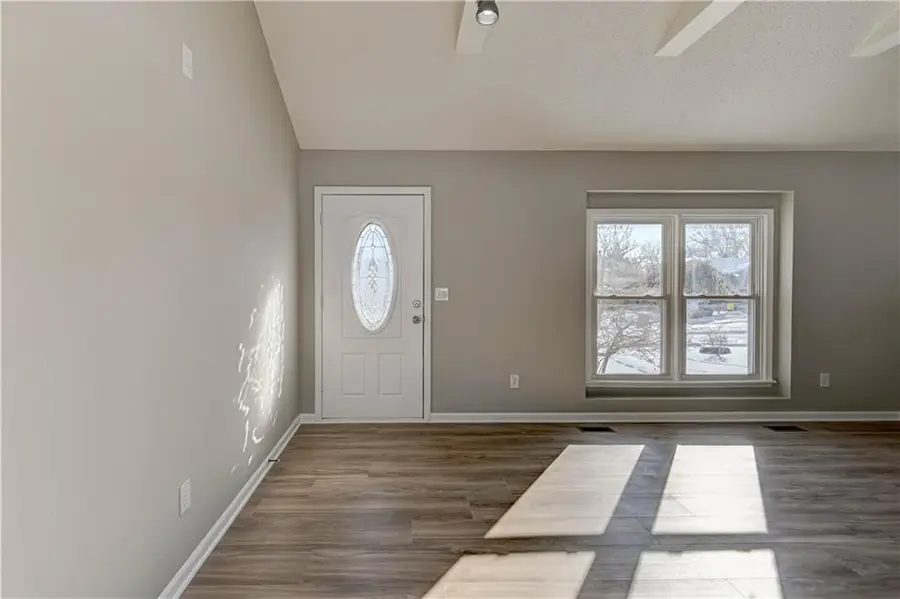 208 NE 80th Street, Kansas City, MO 64118 - Image #2