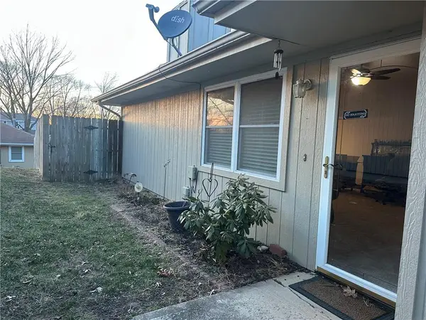 2817 NW 3rd Terrace, Blue Springs, MO 64014