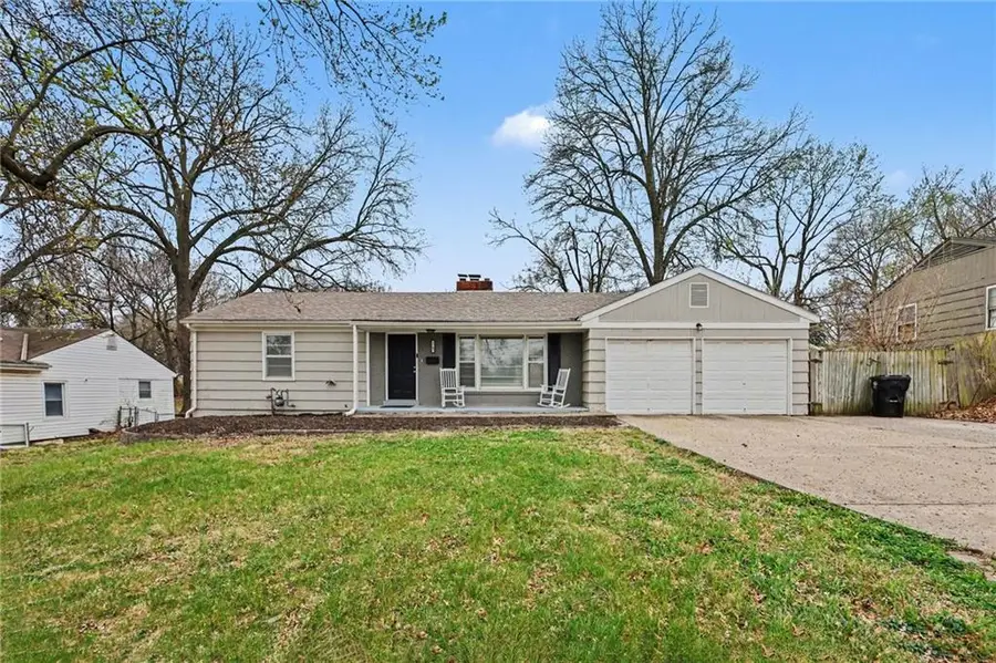 9705 E Gregory Boulevard, Raytown, MO 64133 - #2