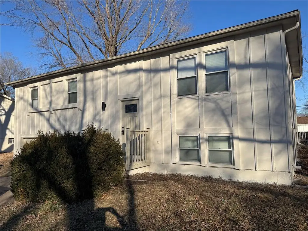 816 S Montclaire Drive, Olathe, KS 66061 - #1