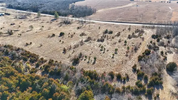 280 N 2100 Road, Lecompton, KS 66050