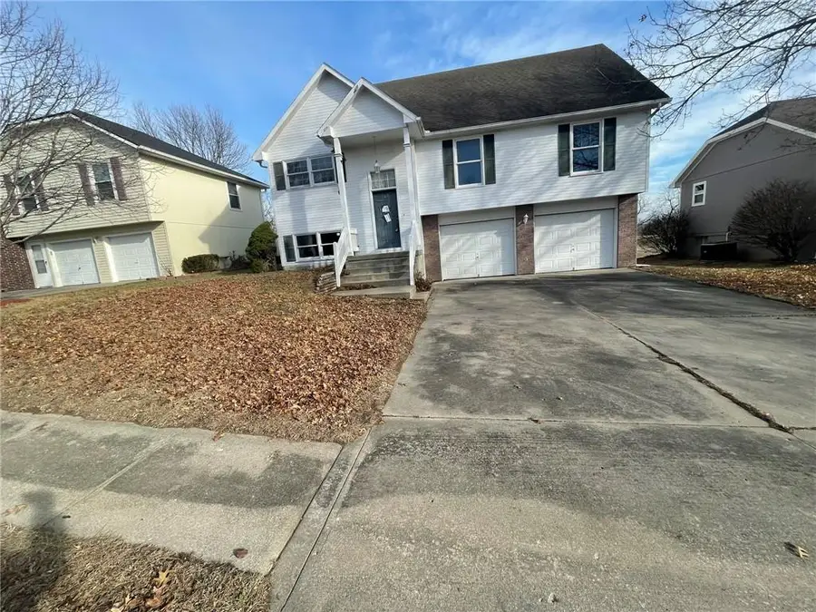 207 Parkway Drive, Warrensburg, MO 64093 - Image #2