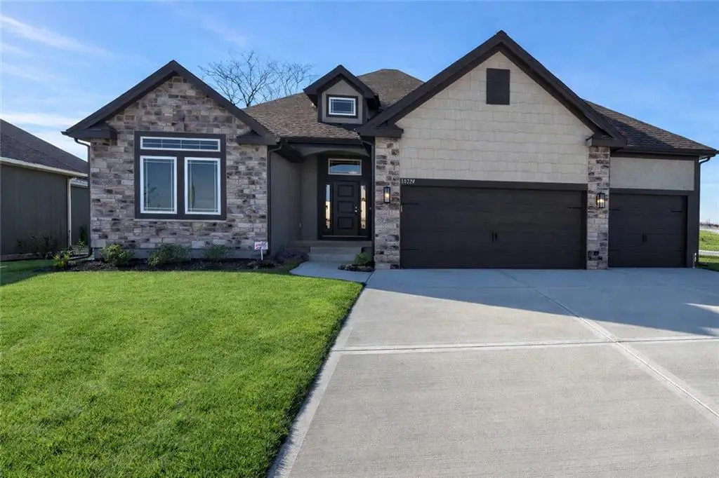 10224 Winchester Avenue, Kansas City, MO 64155 - Image #1