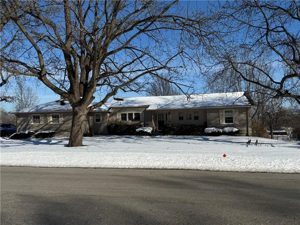 806 Lexington Road, Pleasant Hill, MO 64080 - Image #1