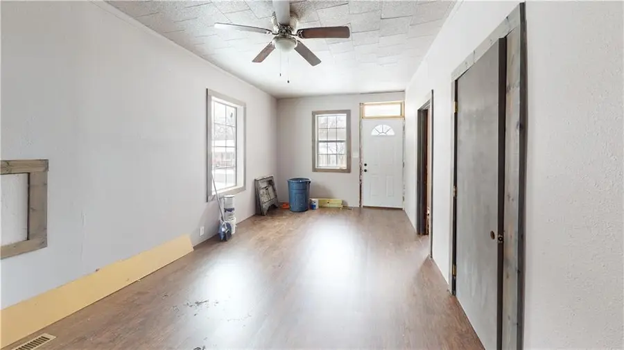 512 S West Street, Nevada, MO 64772 - #2