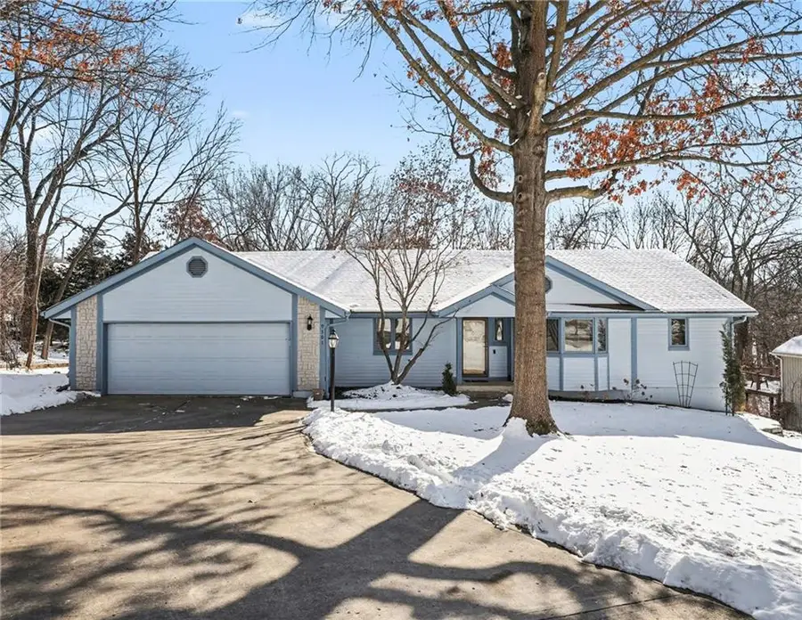 9301 NW 80th Street, Weatherby Lake, MO 64152 - Image #2