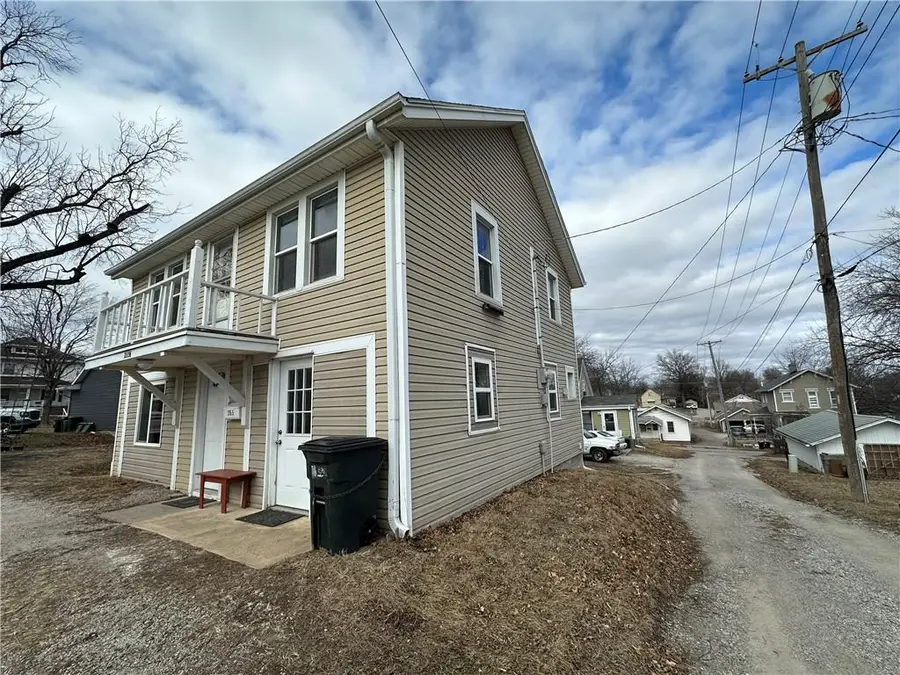 215 W 8th Street, Maryville, MO 64468 - #2