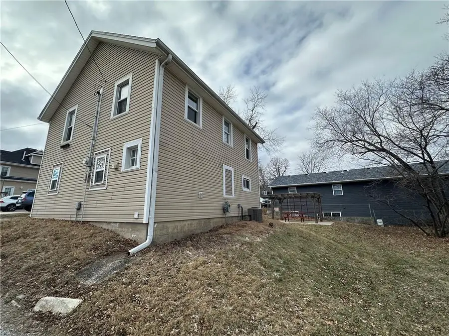 215 W 8th Street, Maryville, MO 64468 - #3