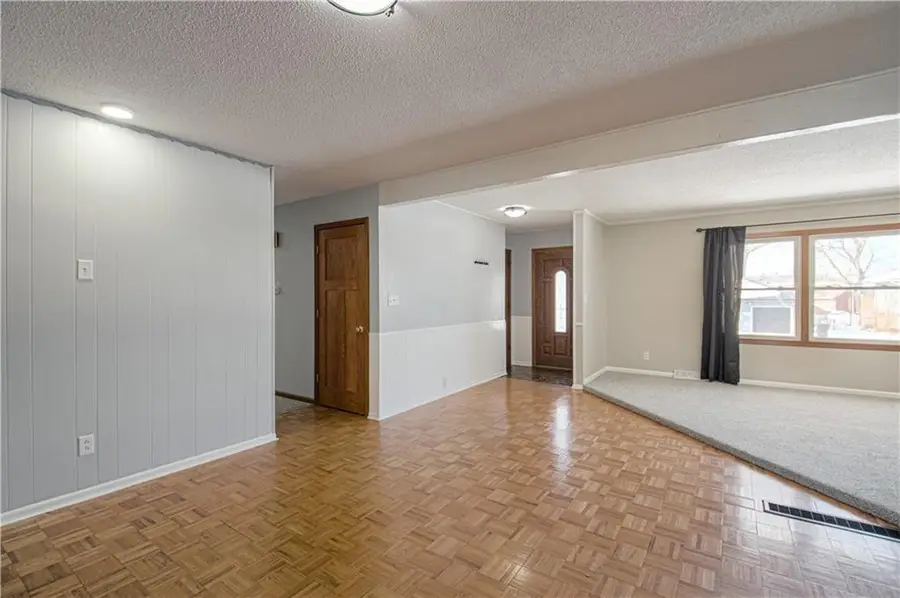 3925 S Bedford Avenue, Independence, MO 64055 - #2