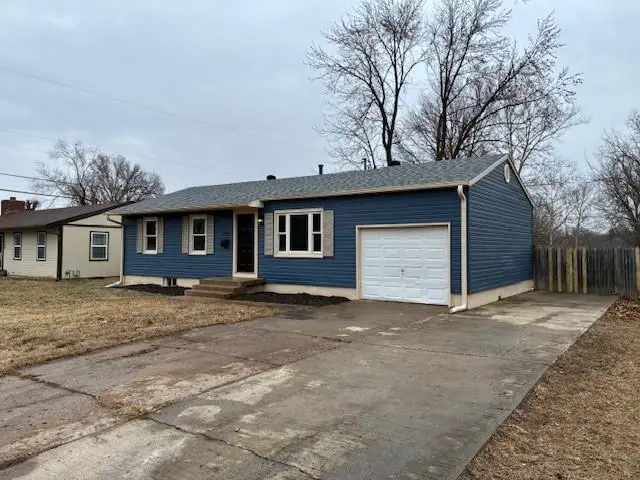 1611 Queens Ridge Way, Independence, MO 64050 - Image #1