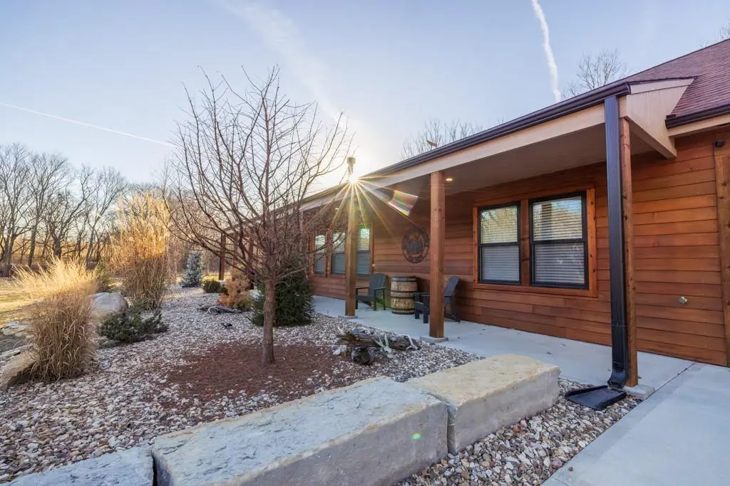 25733 Dempsey Road, McLouth, KS 66054 - Image #1