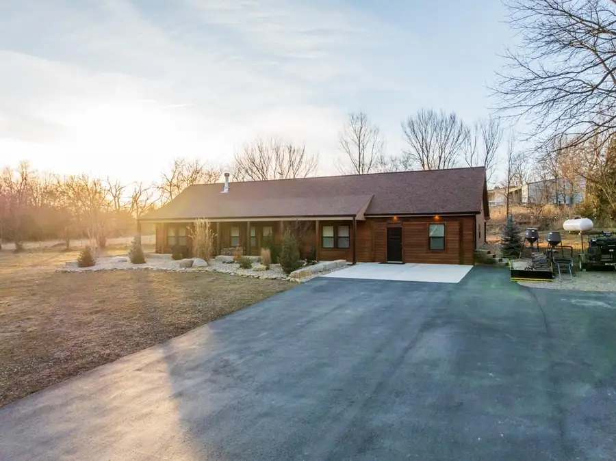25733 Dempsey Road, McLouth, KS 66054 - Image #2