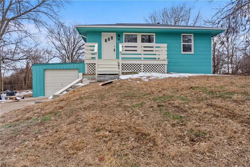 3810 Laurel Avenue, Kansas City, MO 64133 - #1