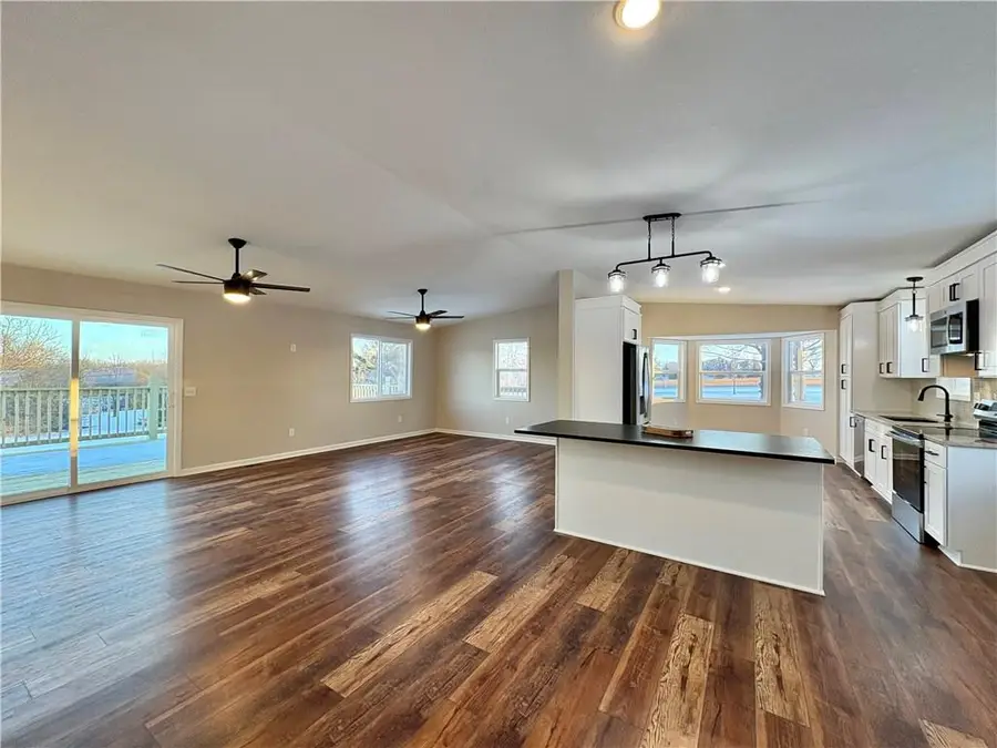 31179 Metcalf Road, Louisburg, KS 66053 - Image #3