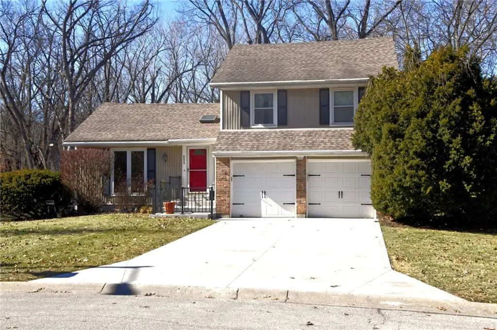 822 S 57th Terrace, Kansas City, KS 66106 - #1