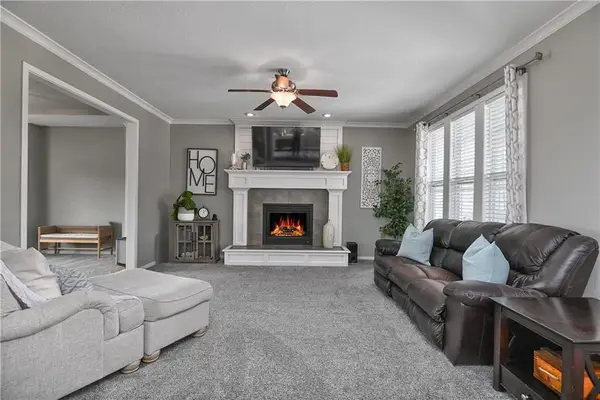 5200 Meadowsweet Lane, Shawnee, KS 66226