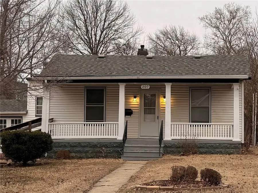 207 W Market Street, Warrensburg, MO 64093 - Image #2