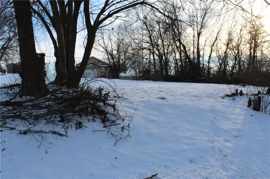 208 Springdale Avenue, Bonner Springs, KS 66012 - Image #3