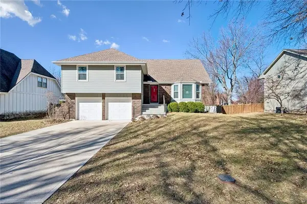 15918 W 136th Terrace, Olathe, KS 66062