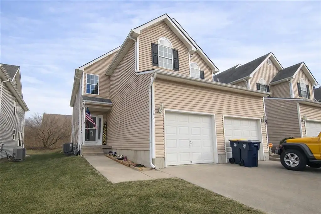 9831 N Lewis Avenue, Kansas City, MO 64157 - Image #1