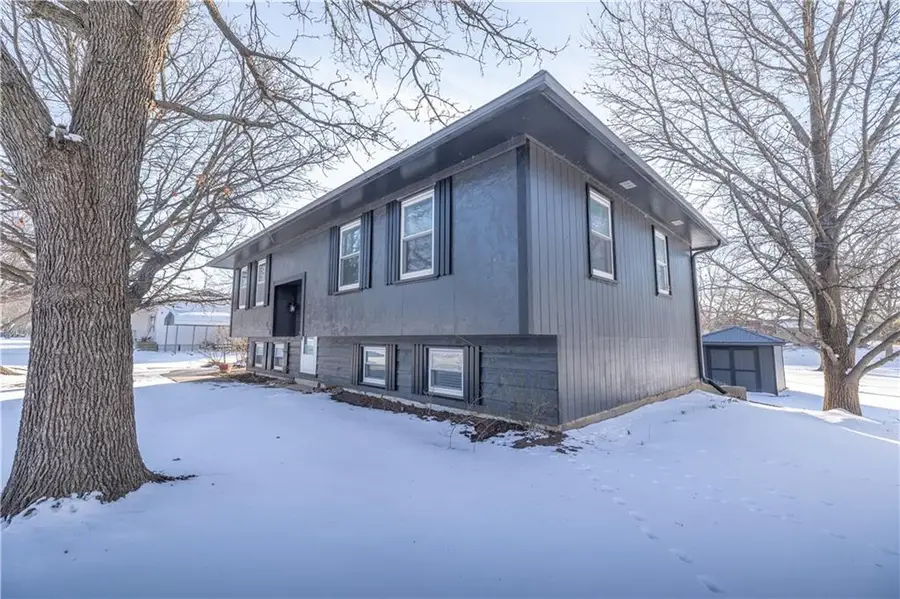 716 Shea Street, Burlington, KS 66839 - #3